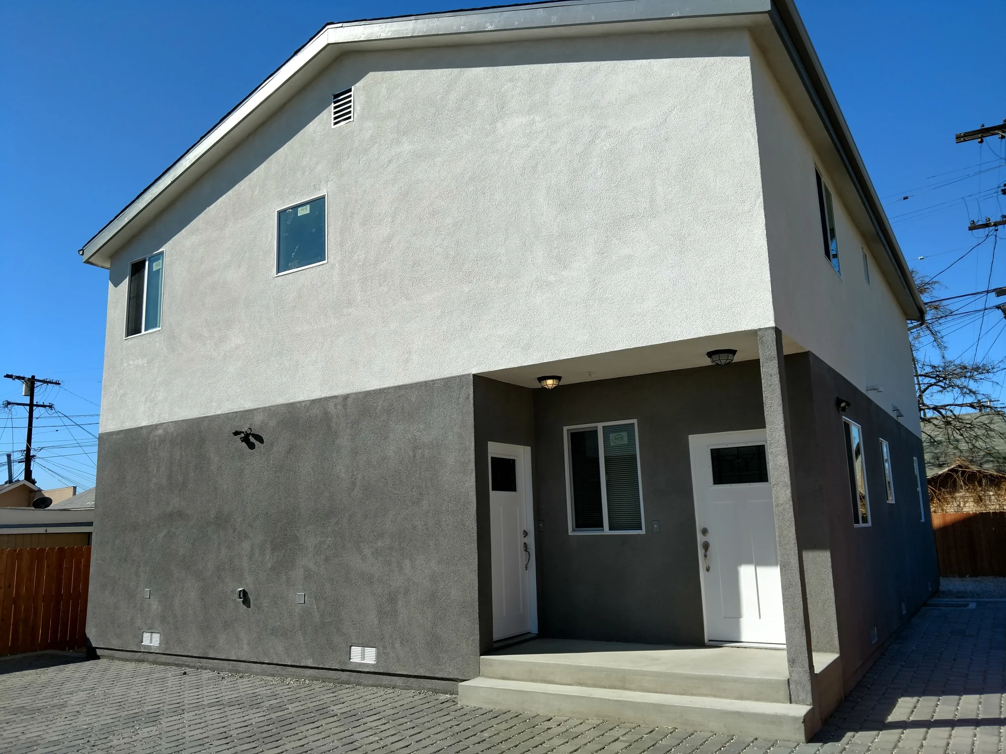 Los Angles Multiplex: 3961 Halldale Ave