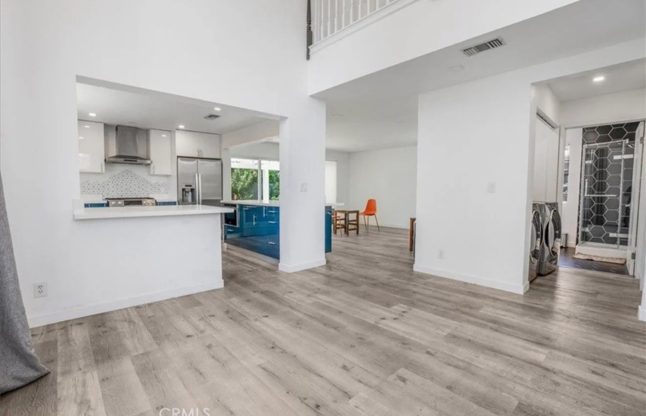 Los Angeles House: 2481 S Bundy Dr