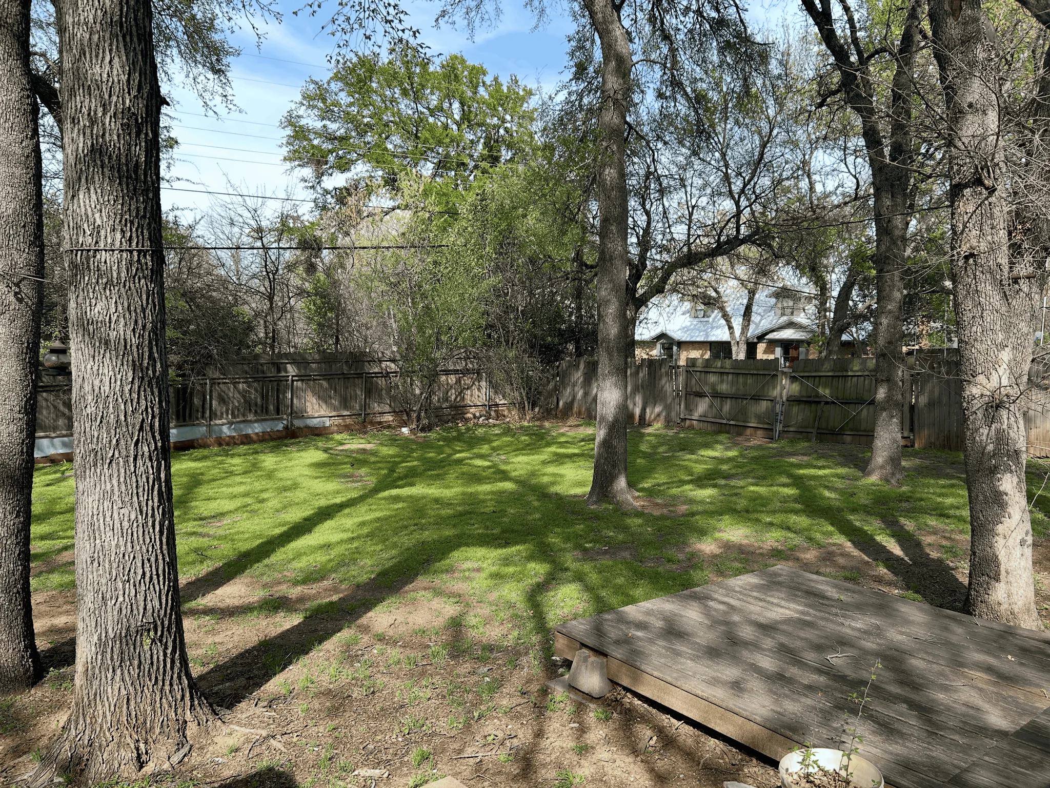 Hurst House: 1220 Harris Ave