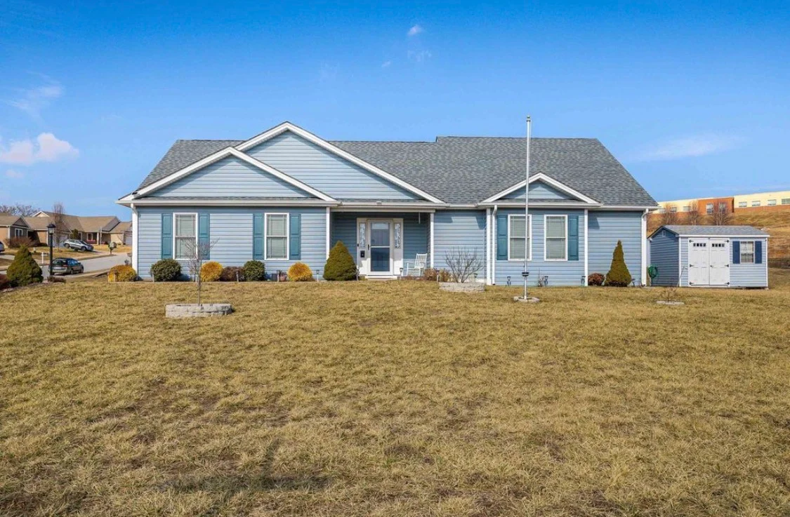 Staunton House: 7 Hull Hills Lane