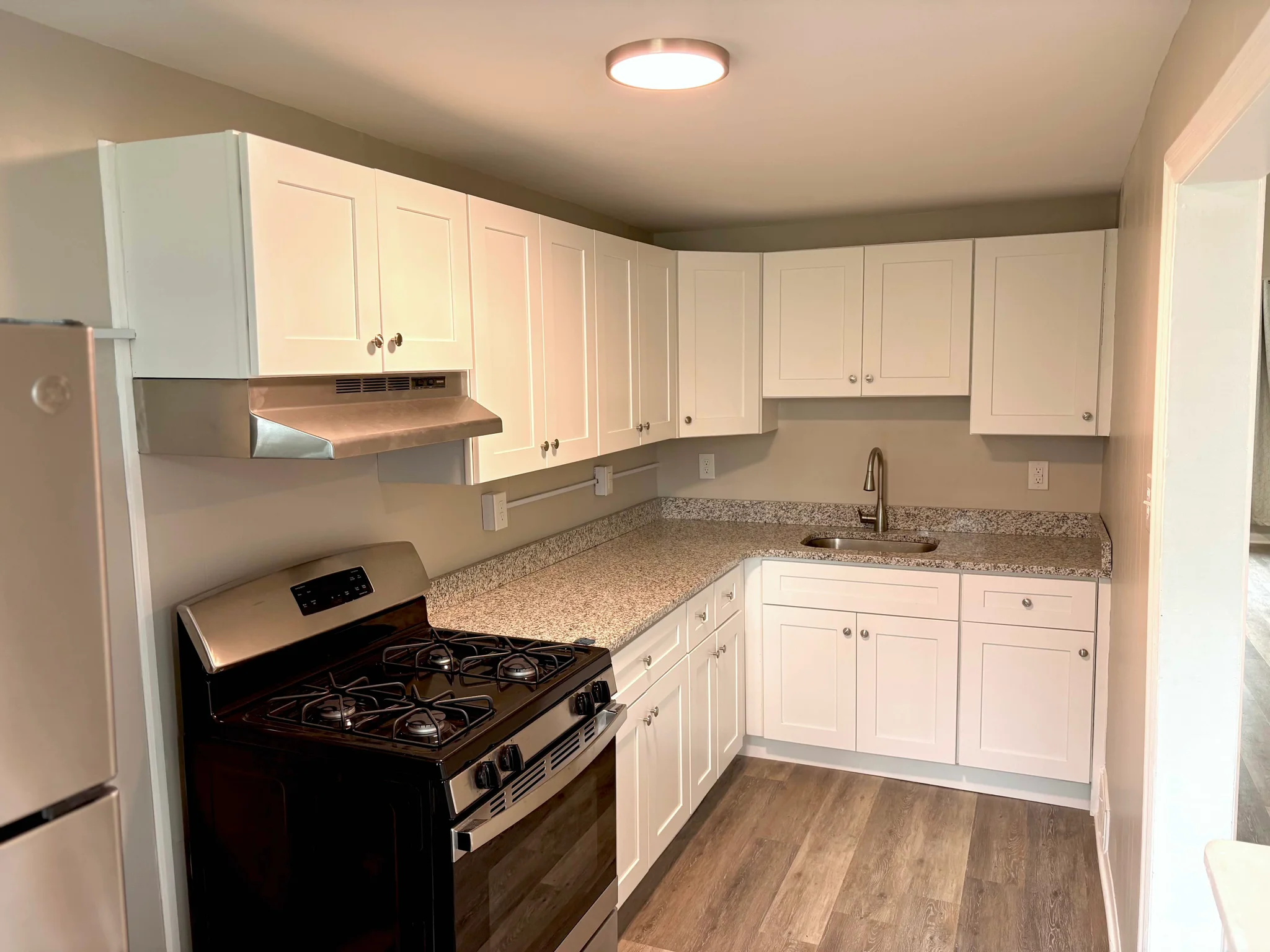 Chester House: 21 W 21st St