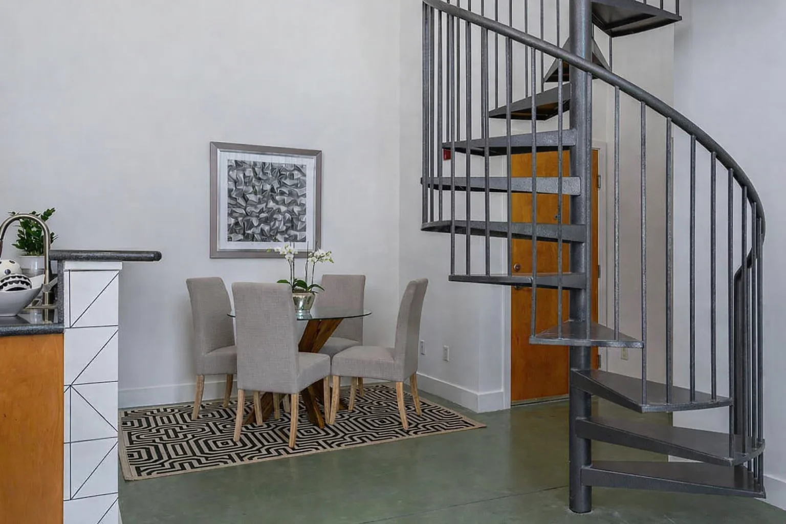 Oakland Condo: 675 8th St