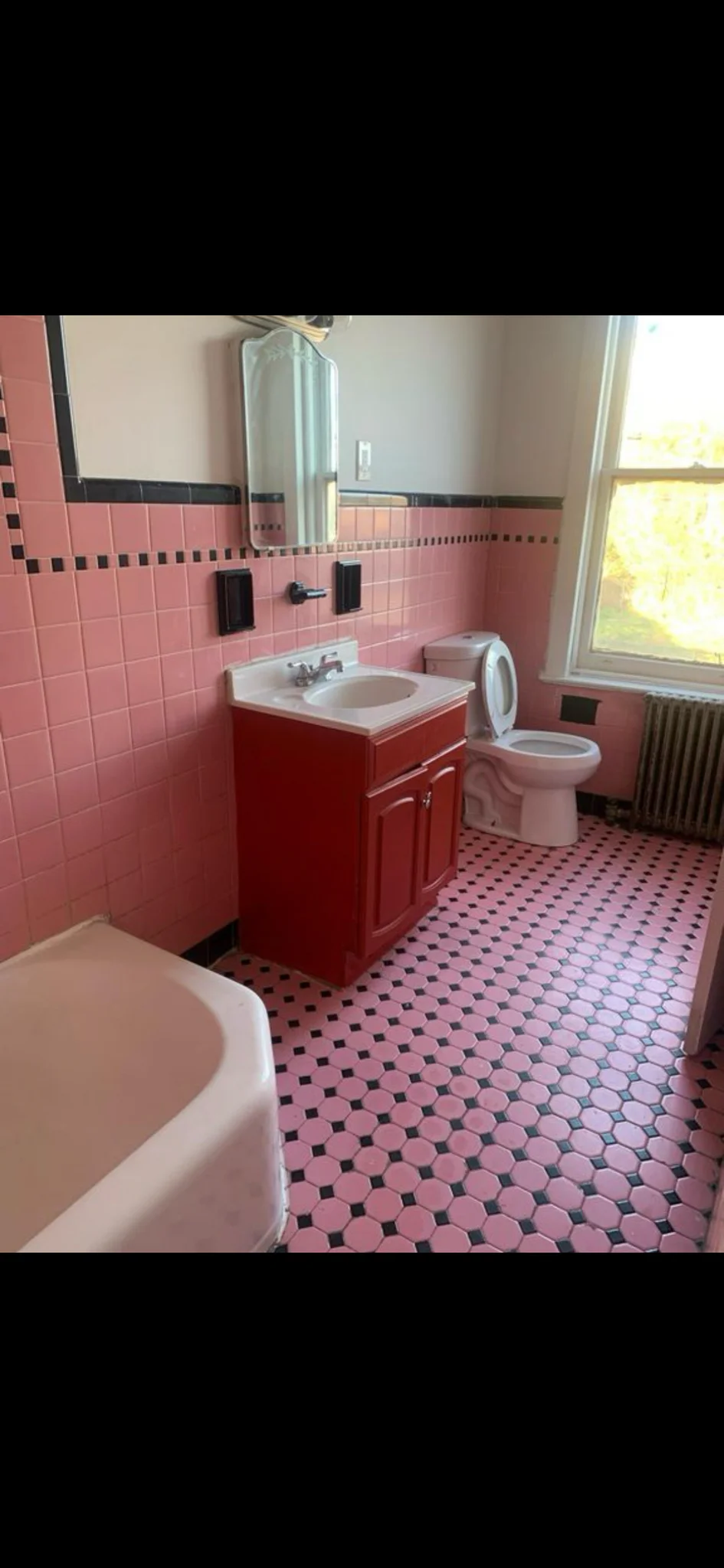 Trenton Apartment: 542 E State St