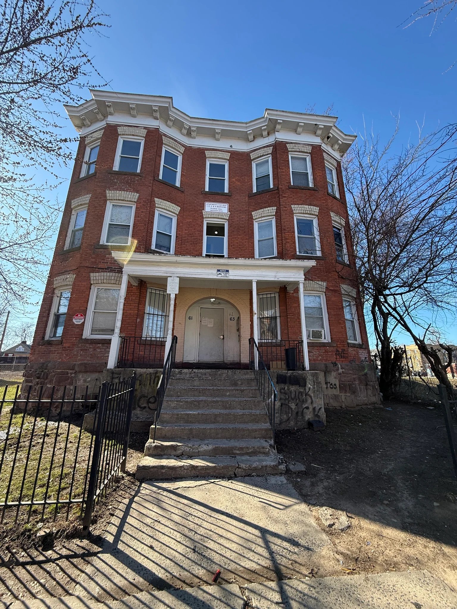 Hartford Apartment: 61 Bedford St