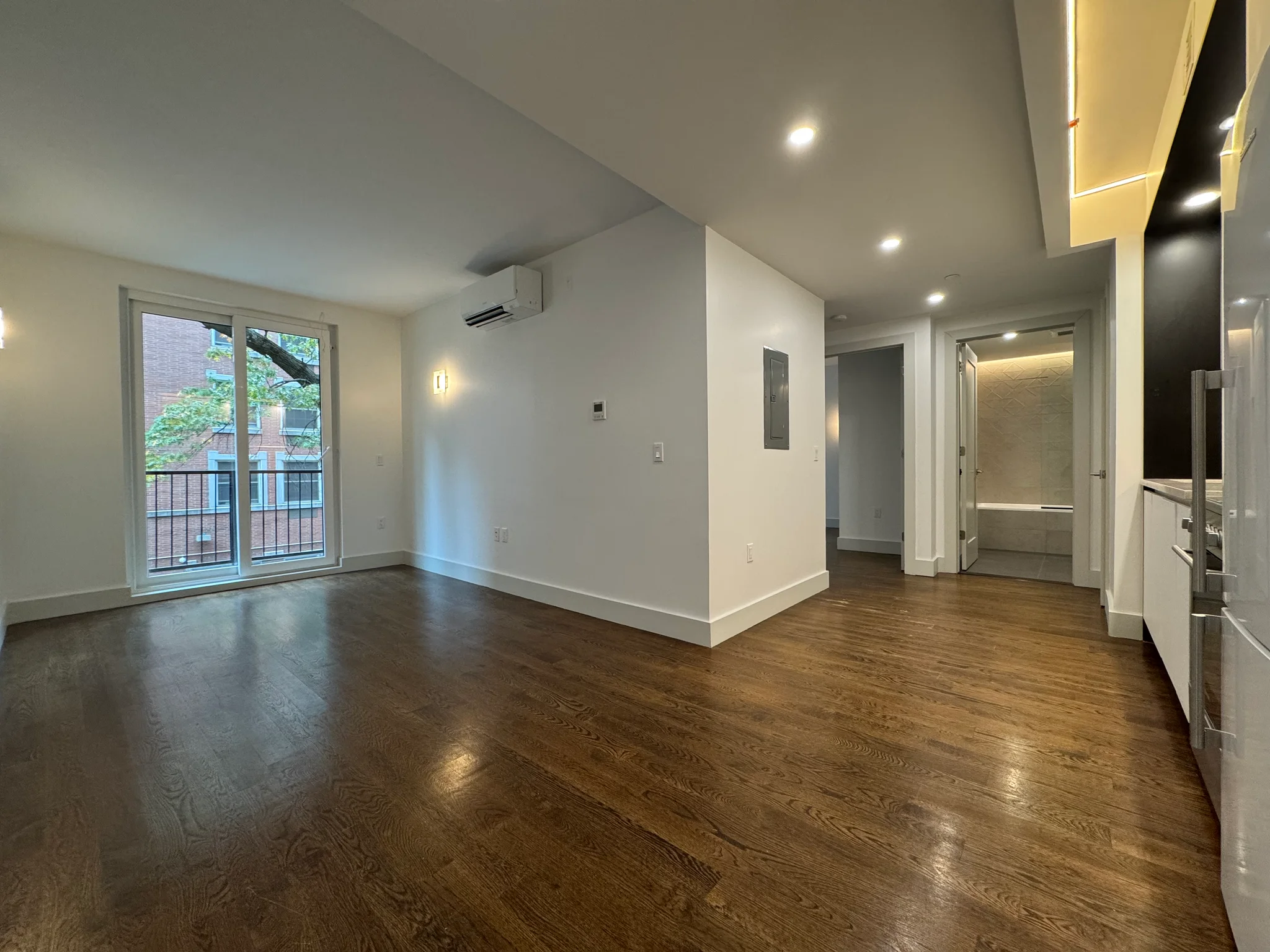 Brooklyn Apartment: 150 Lenox Rd