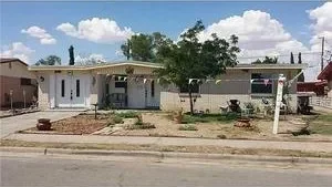 El Paso House: 8417 Reindeer Ave