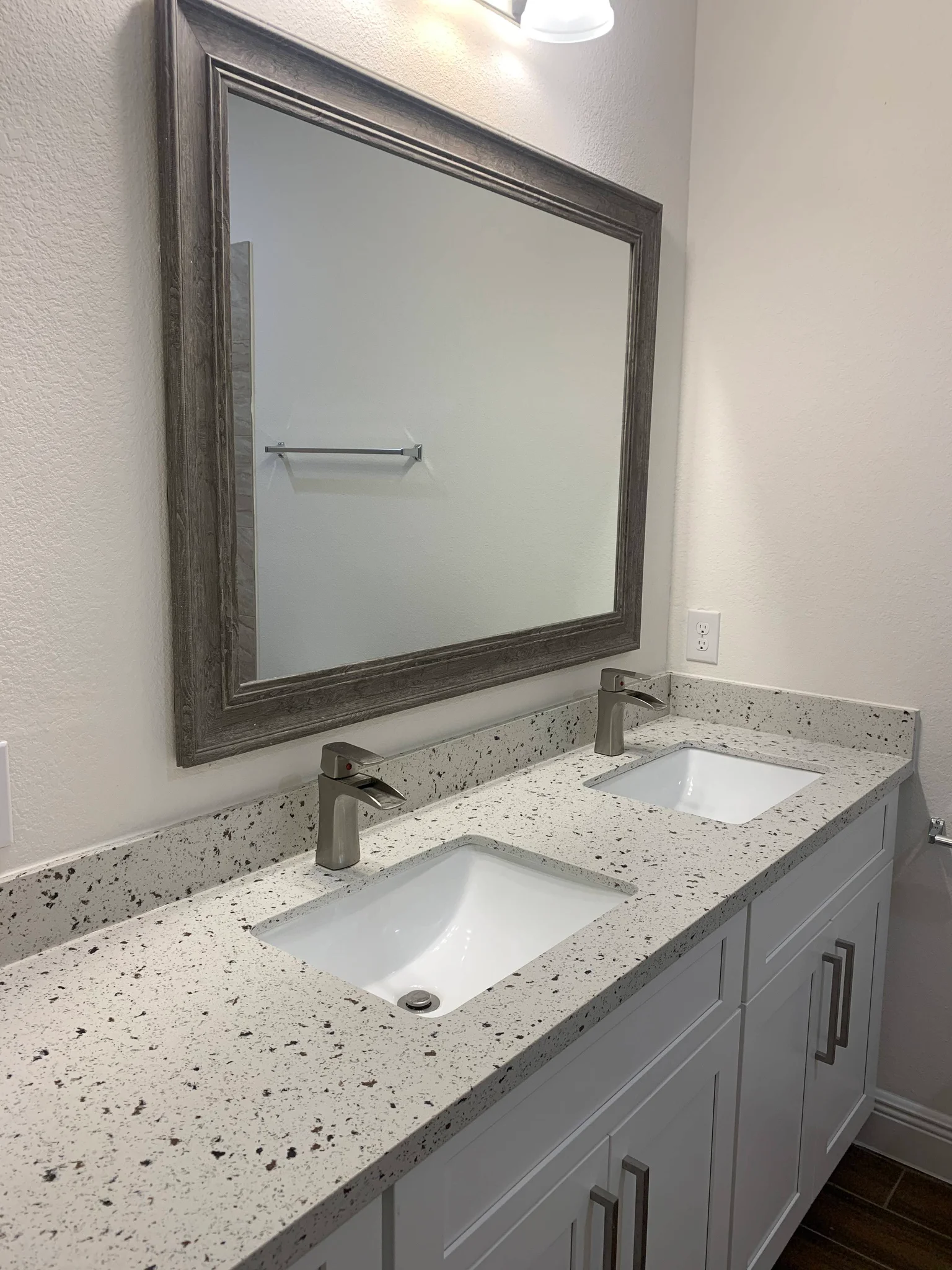 Houston Multiplex: 5622 ridgeway drive