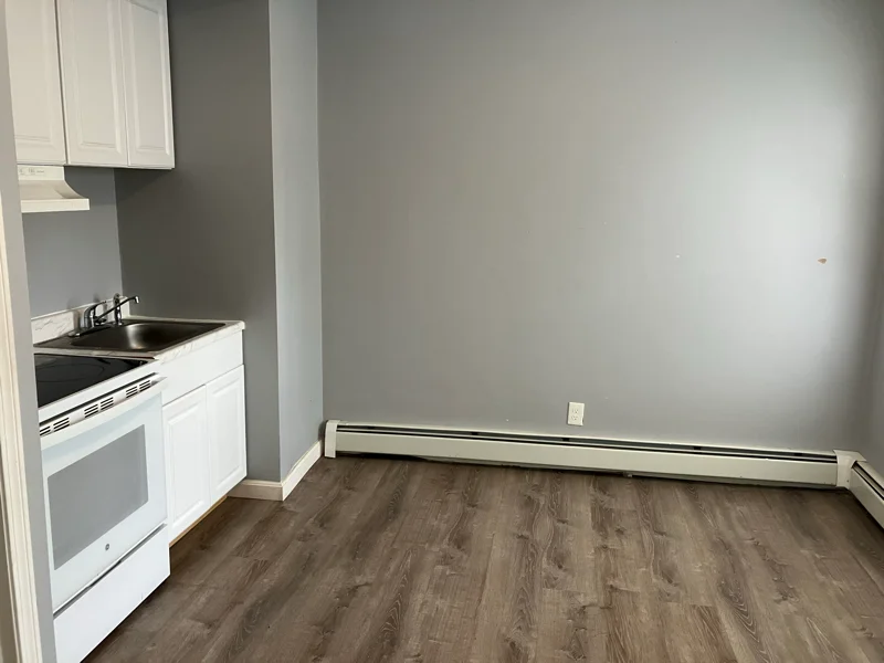 Brockton Apartment: 31 Harvard St