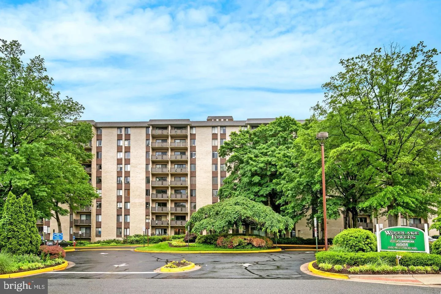 Falls Church Condo: 6001 Arlington Blvd