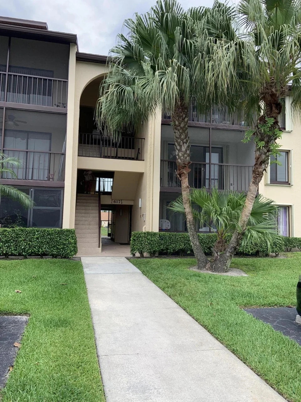 Greenacres Condo: 617 Sea Pine Way Apt D2