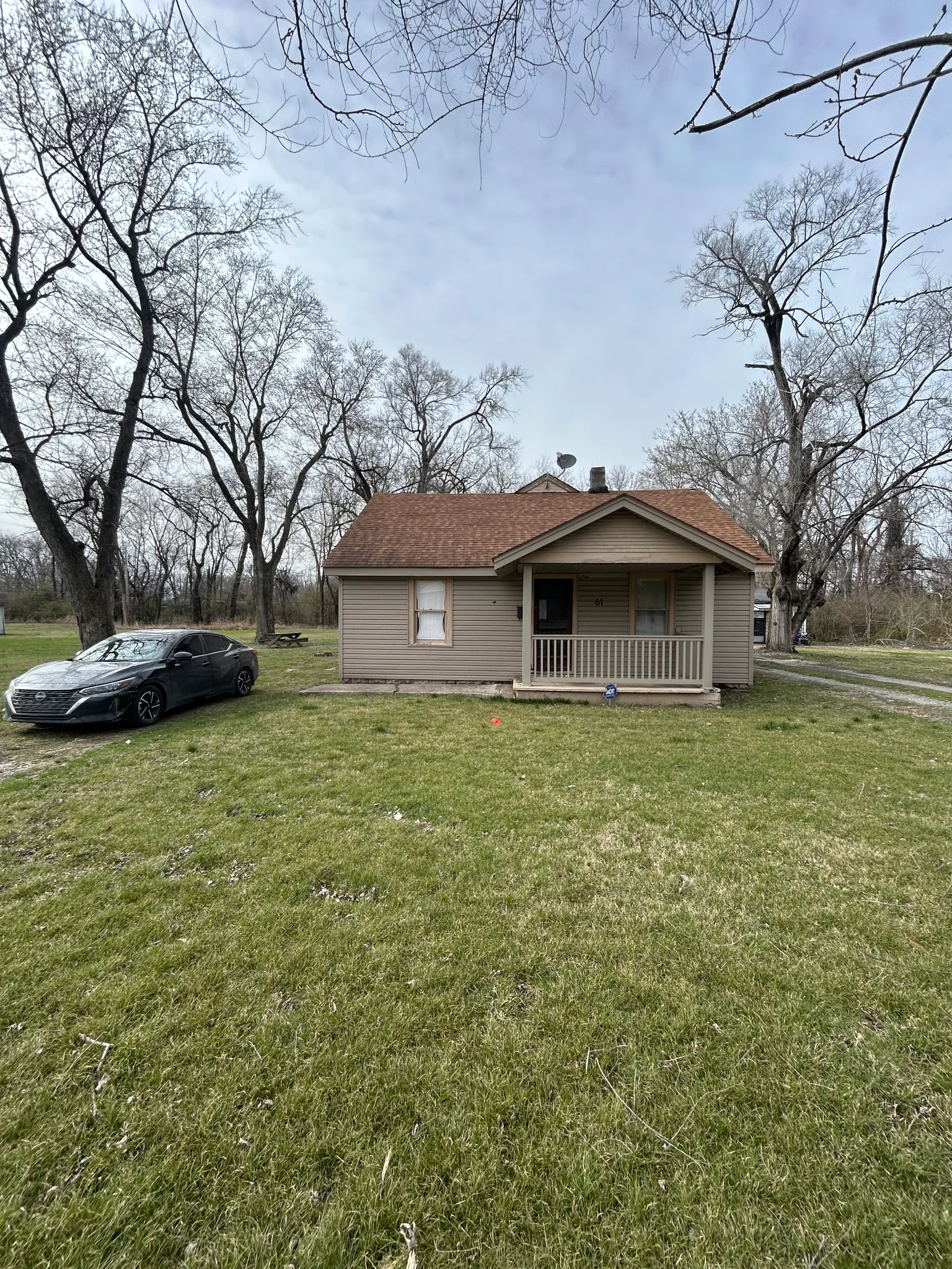 St. Louis House: 61 Jarvis Pl, East