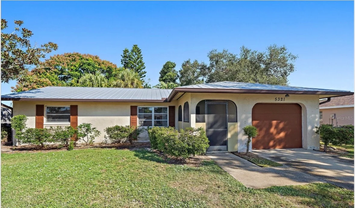 Sarasota House: 5321 FOXWOOD DRIVE