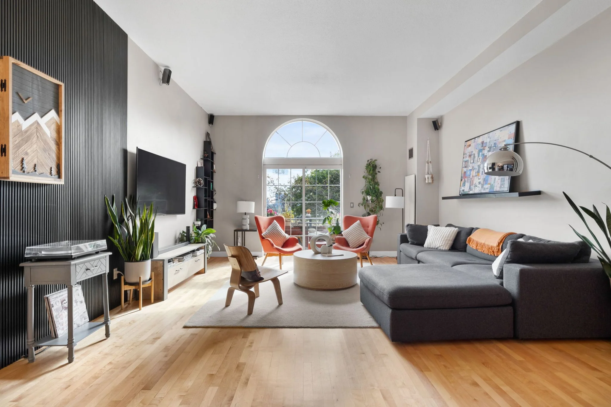 Chelsea Apartment: 50 Boatswains Way