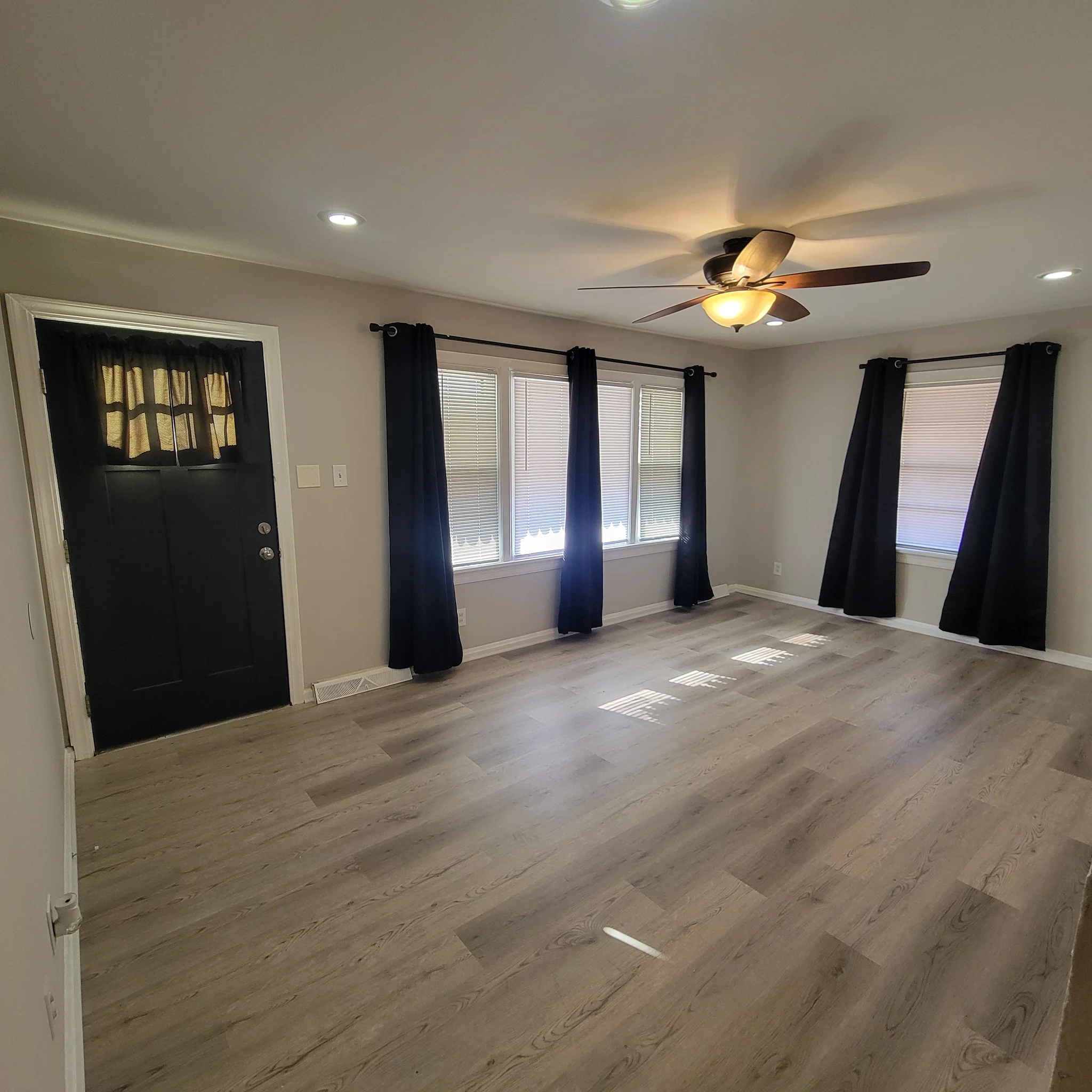 Saint Louis House: 2457 Shannon Ave