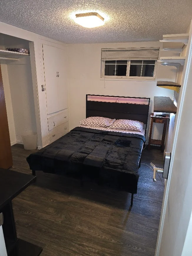 Seattle House: 1024 SW 120th St