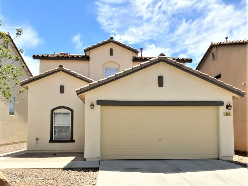 Henderson House: 864 Blue Rosalie Pl