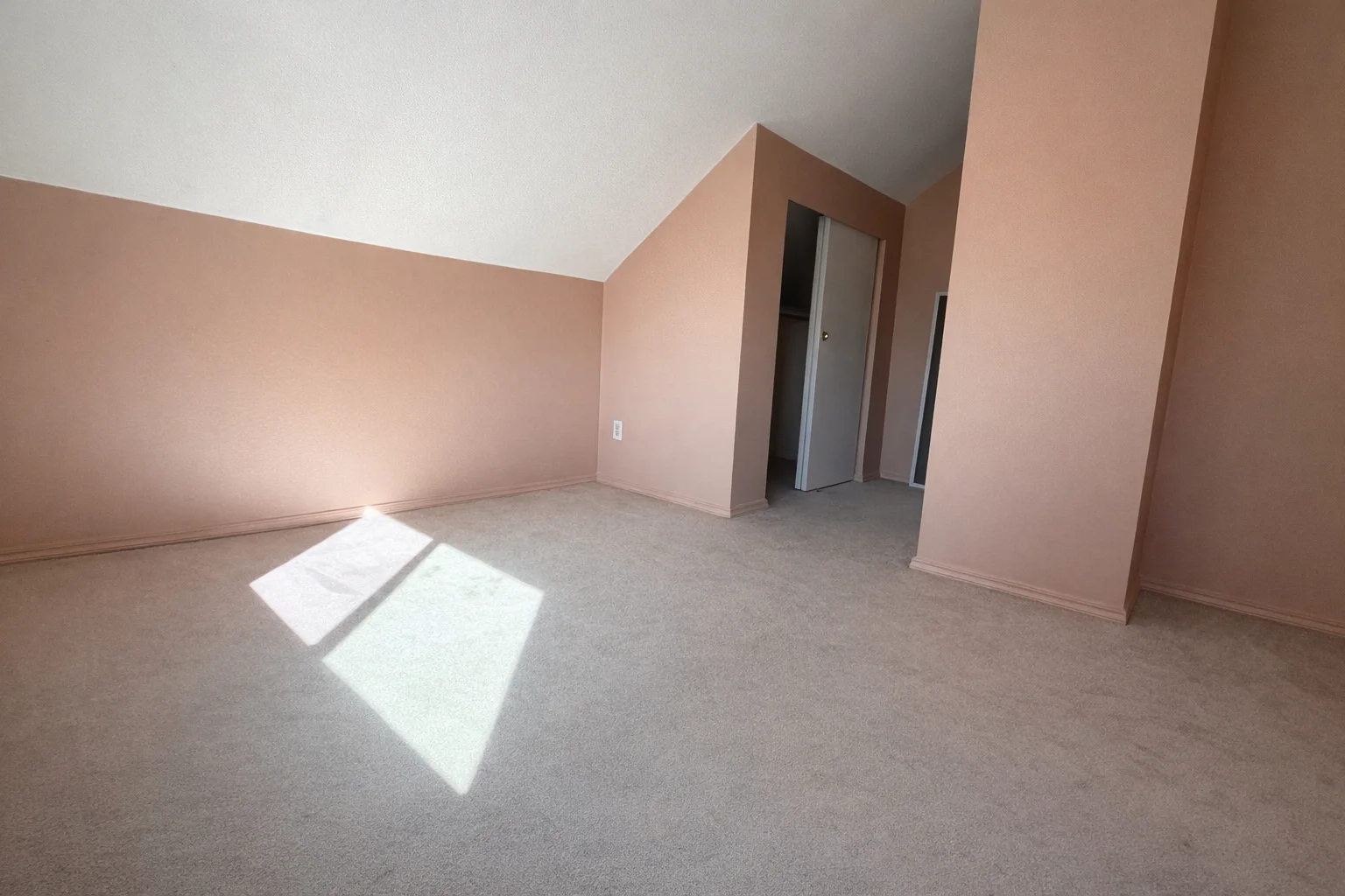 Kent House: 13601 SE 266th St