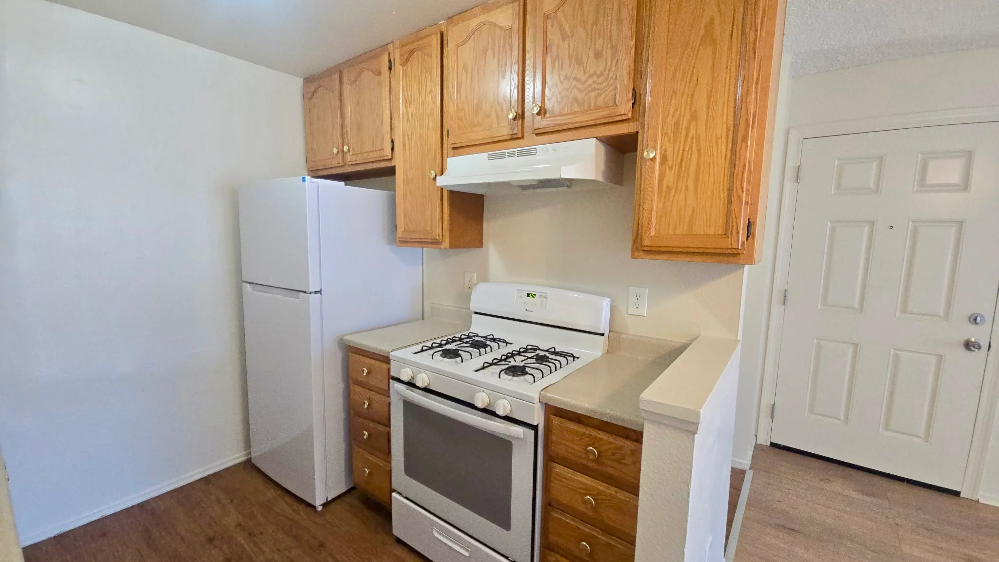 Riverside Apartment: 5906 Challen Ave