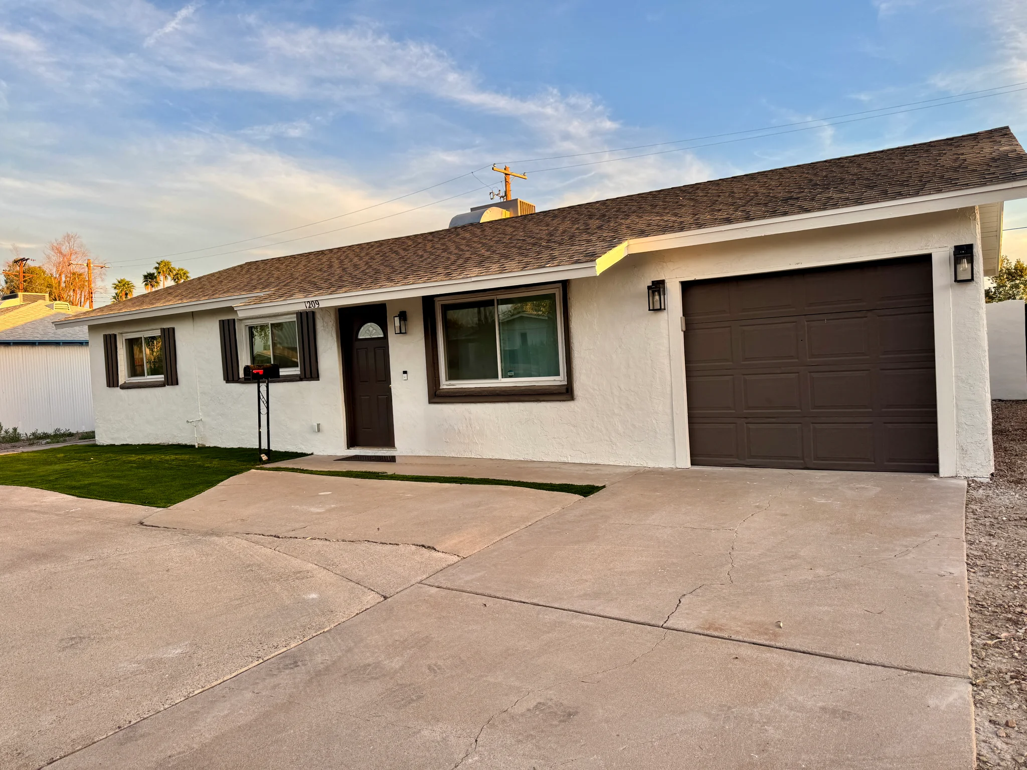 Tempe House: 1209 W 5th St