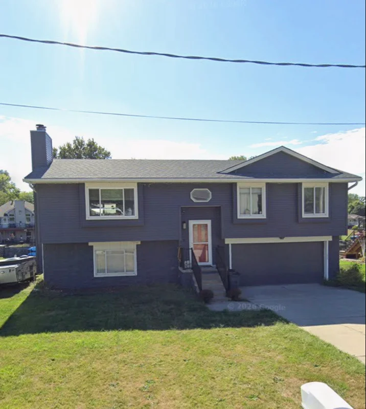 Plattsmouth House: 1016 Brock Ln