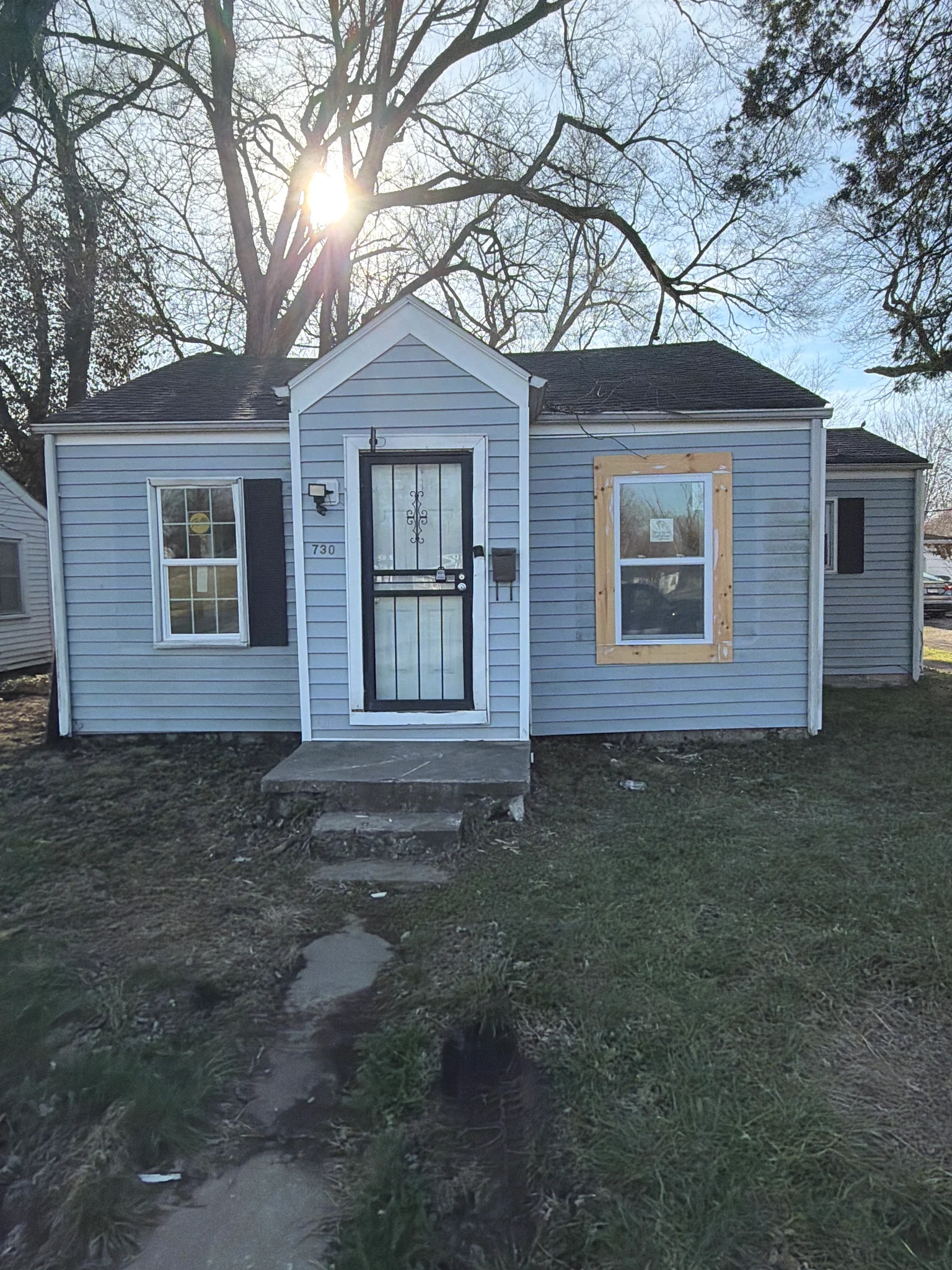 East Saint Louis House: 730 N 74th St