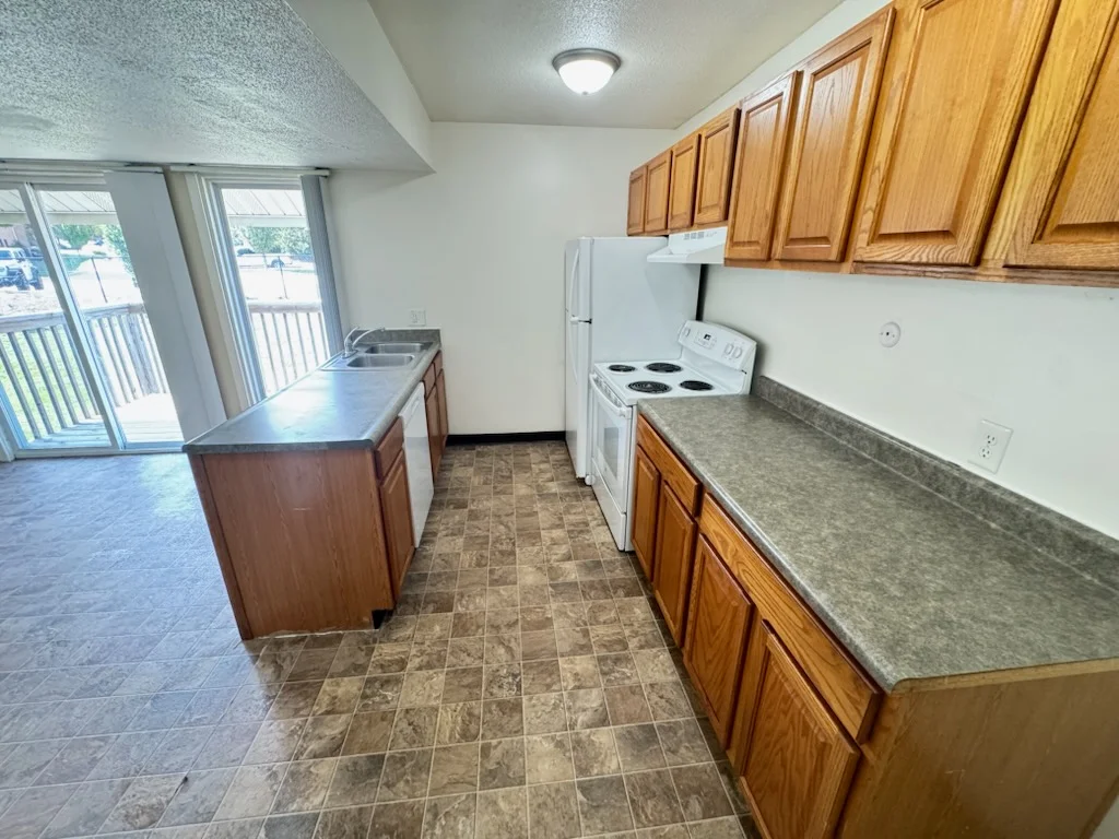 Lincoln Apartment: 7301 Buckingham Dr.