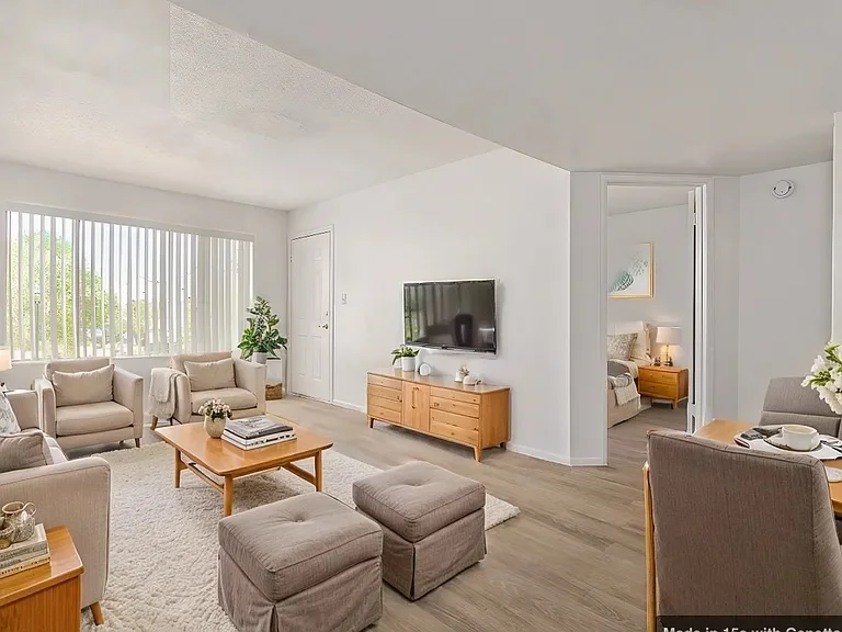 Phoenix Apartment: 222 E Cody Dr