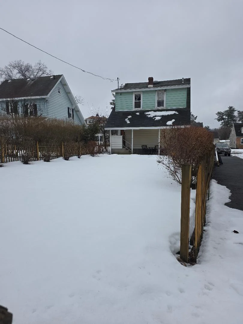 Schenectady House: 47 Marriott Ave