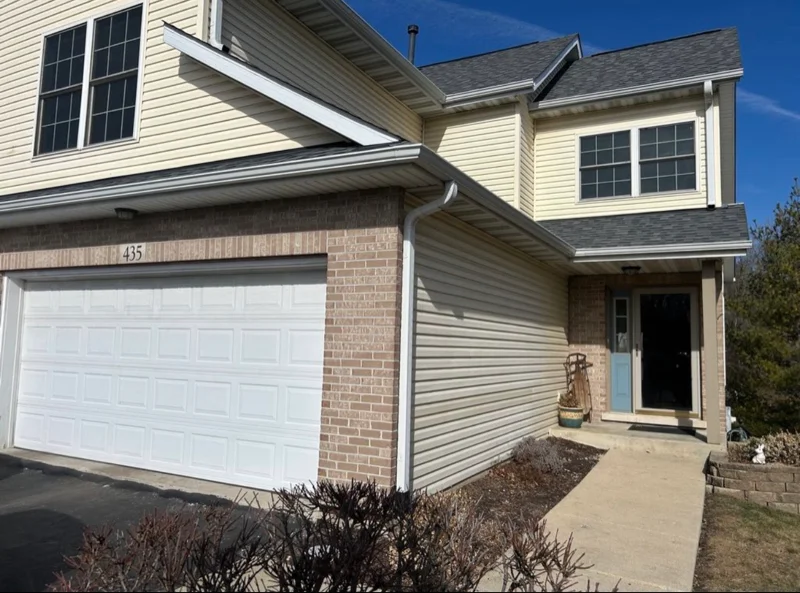 West Chicago Townhome: 435 Kammes Ct