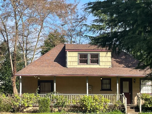 Tacoma House: 119 125th St E