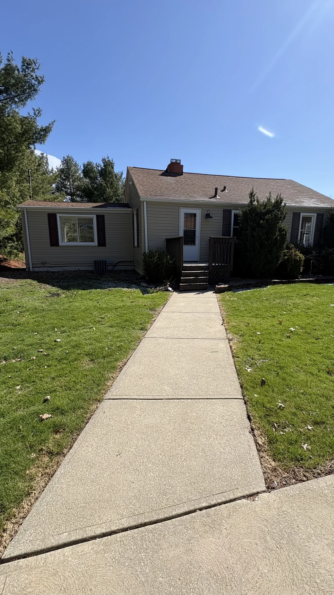 Strongsville House: 14895 Old Oak Drive