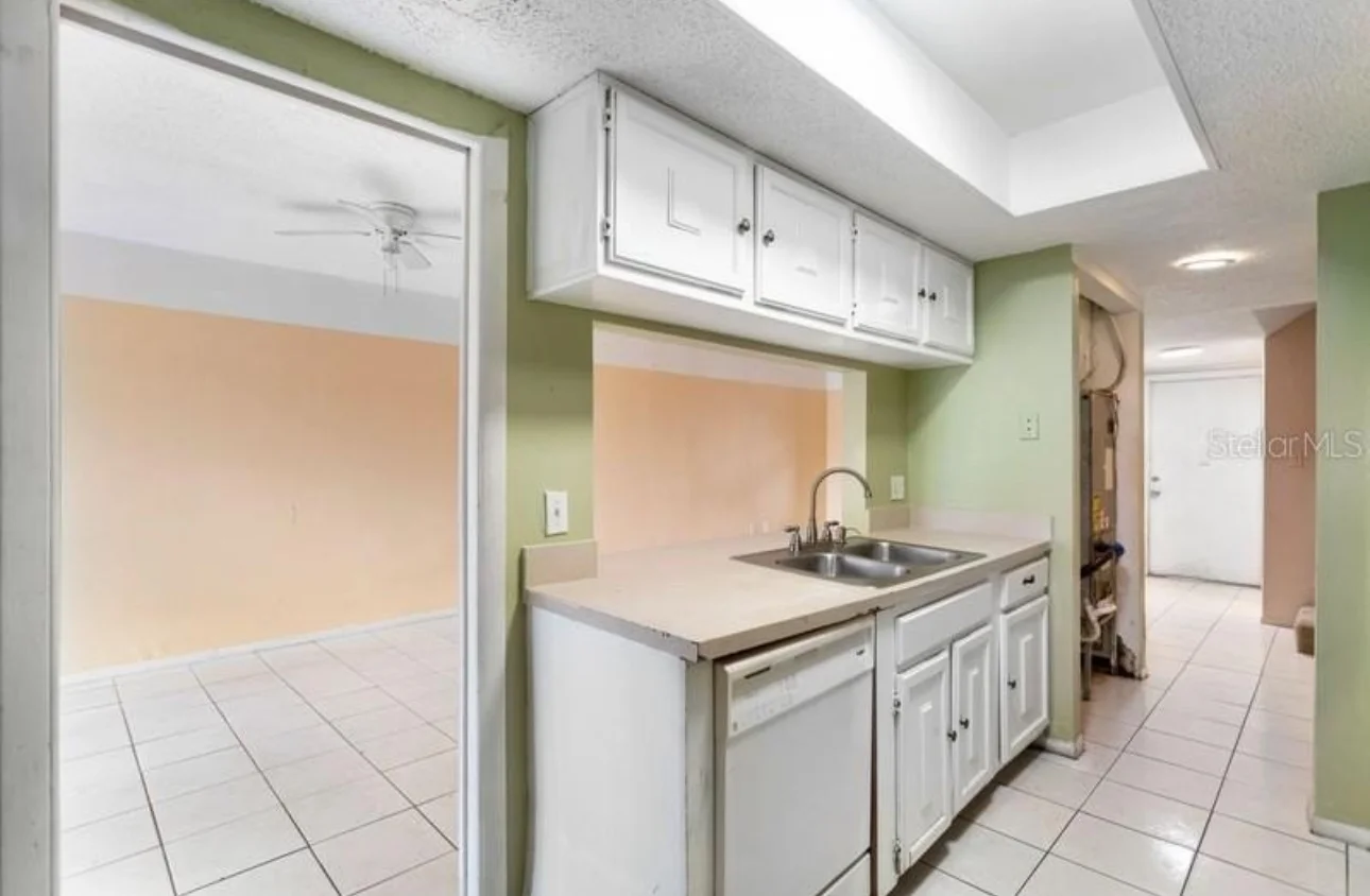 Tampa Condo: 5169 Tennis Court Cir
