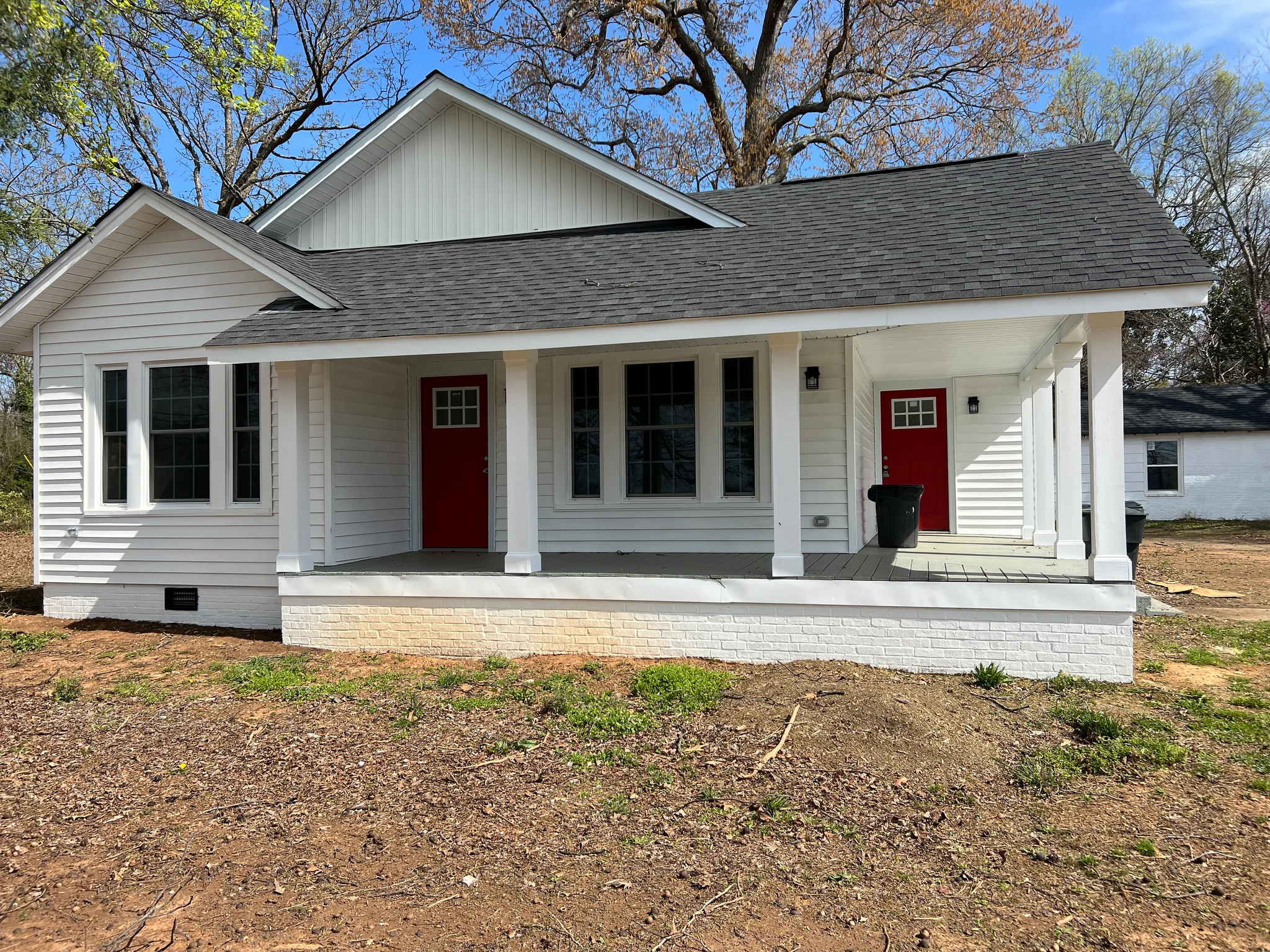 Burlington House: 2020 Chapel Hill Rd