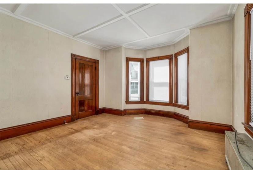 Laconia Apartment: 32 Summer St