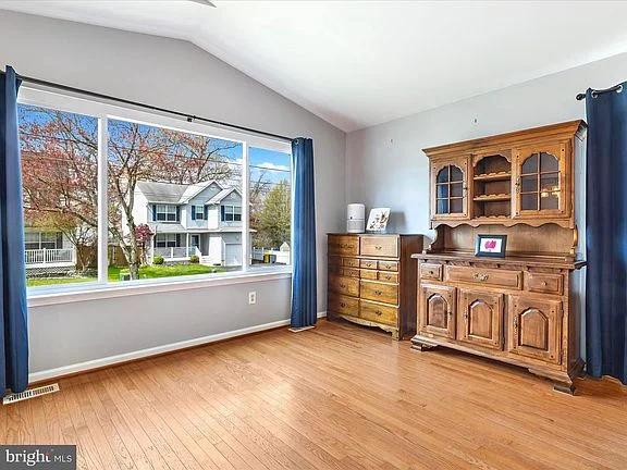 Pasadena House: 7819 E Shore Rd