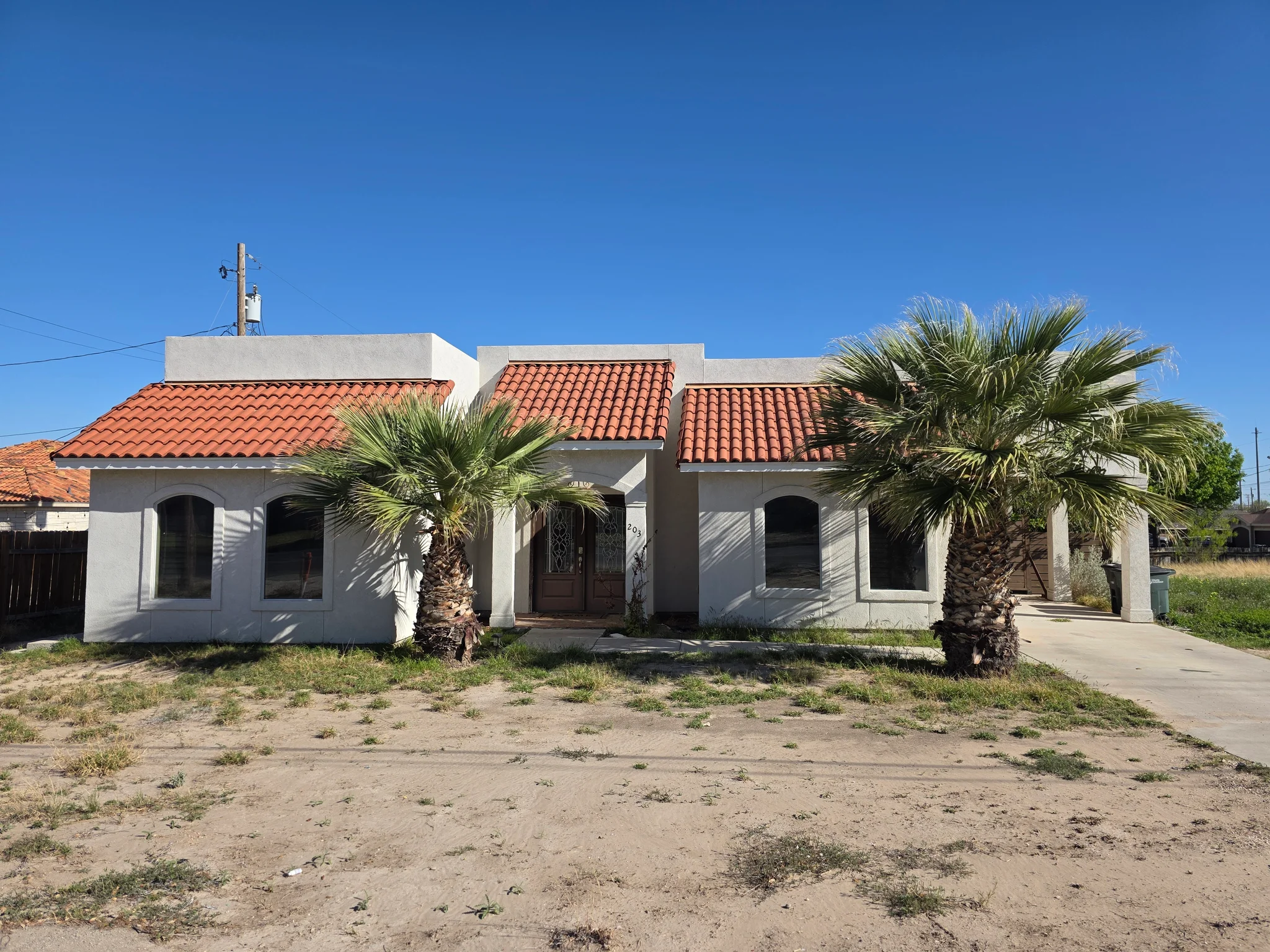 Del rio House: 203 W Cantu Rd