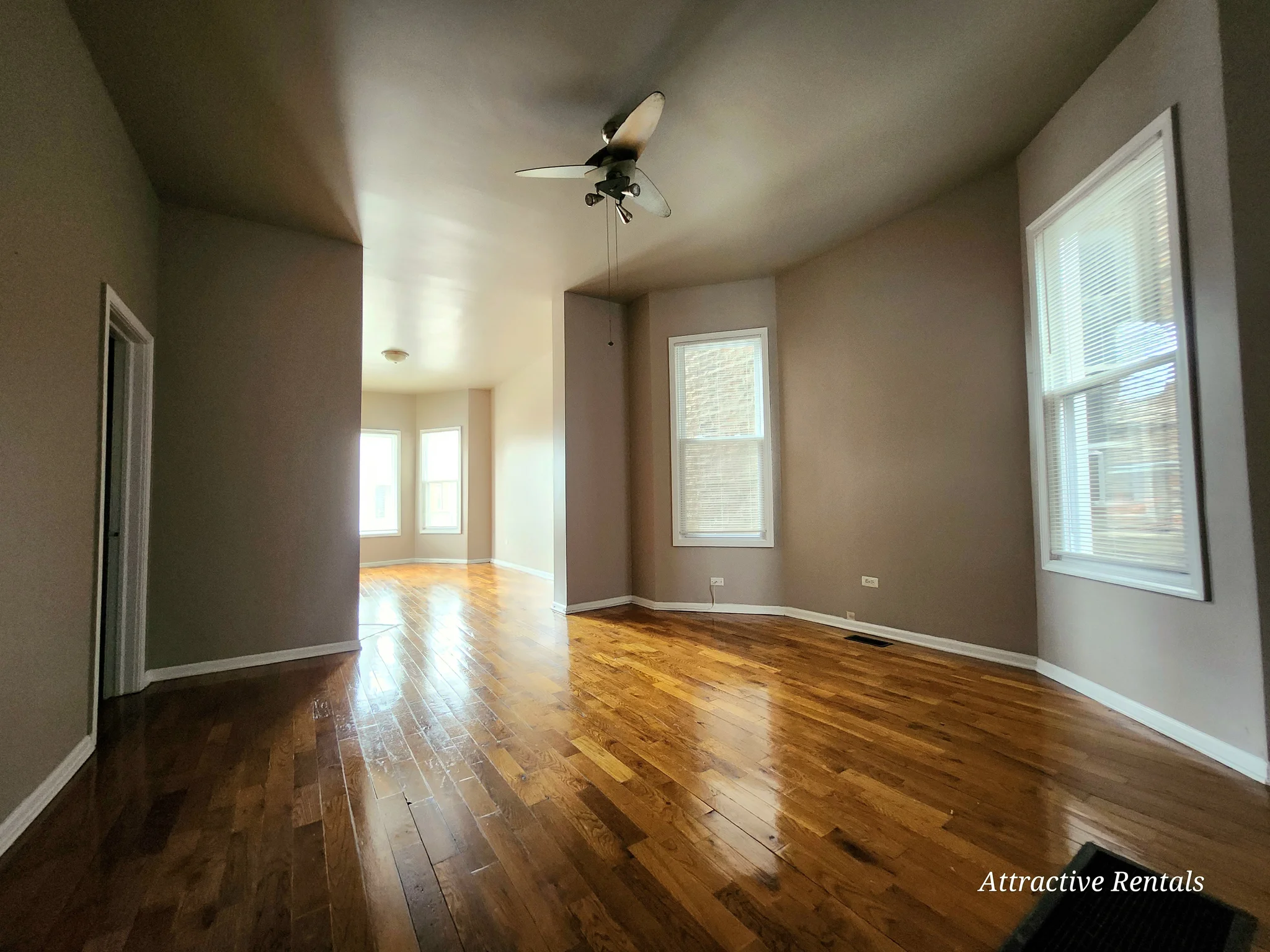 Chicago Apartment: 5612 S Morgan St