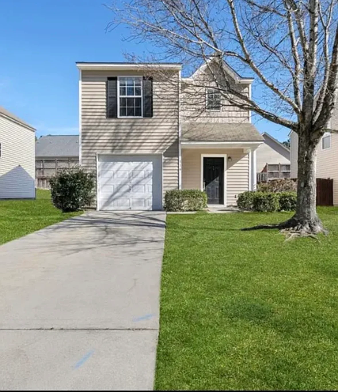 Columbia House: 116 Cottage Lake Way