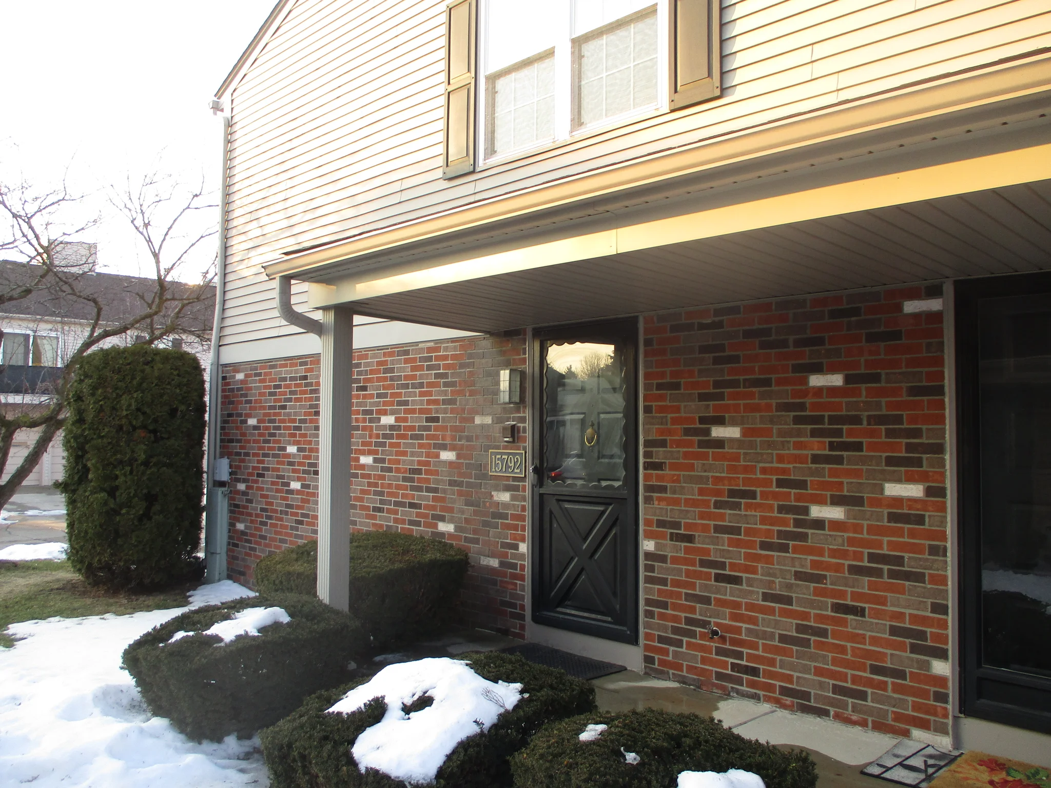 Clinton Township Condo: 15792 Cambridge