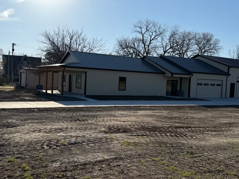 Andover House: 405 W Allison St.