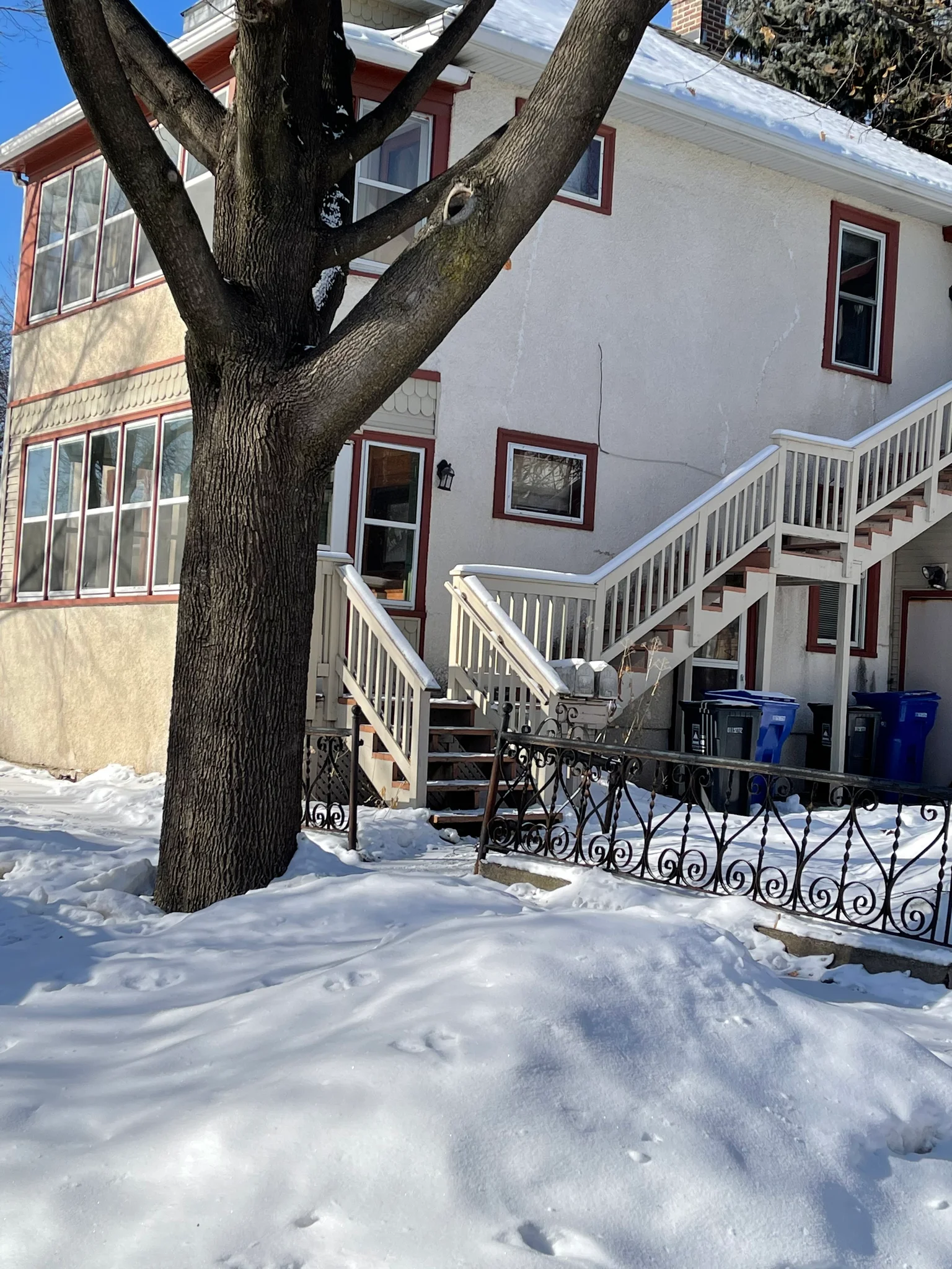 Saint Paul Multiplex: 2071 Roblyn