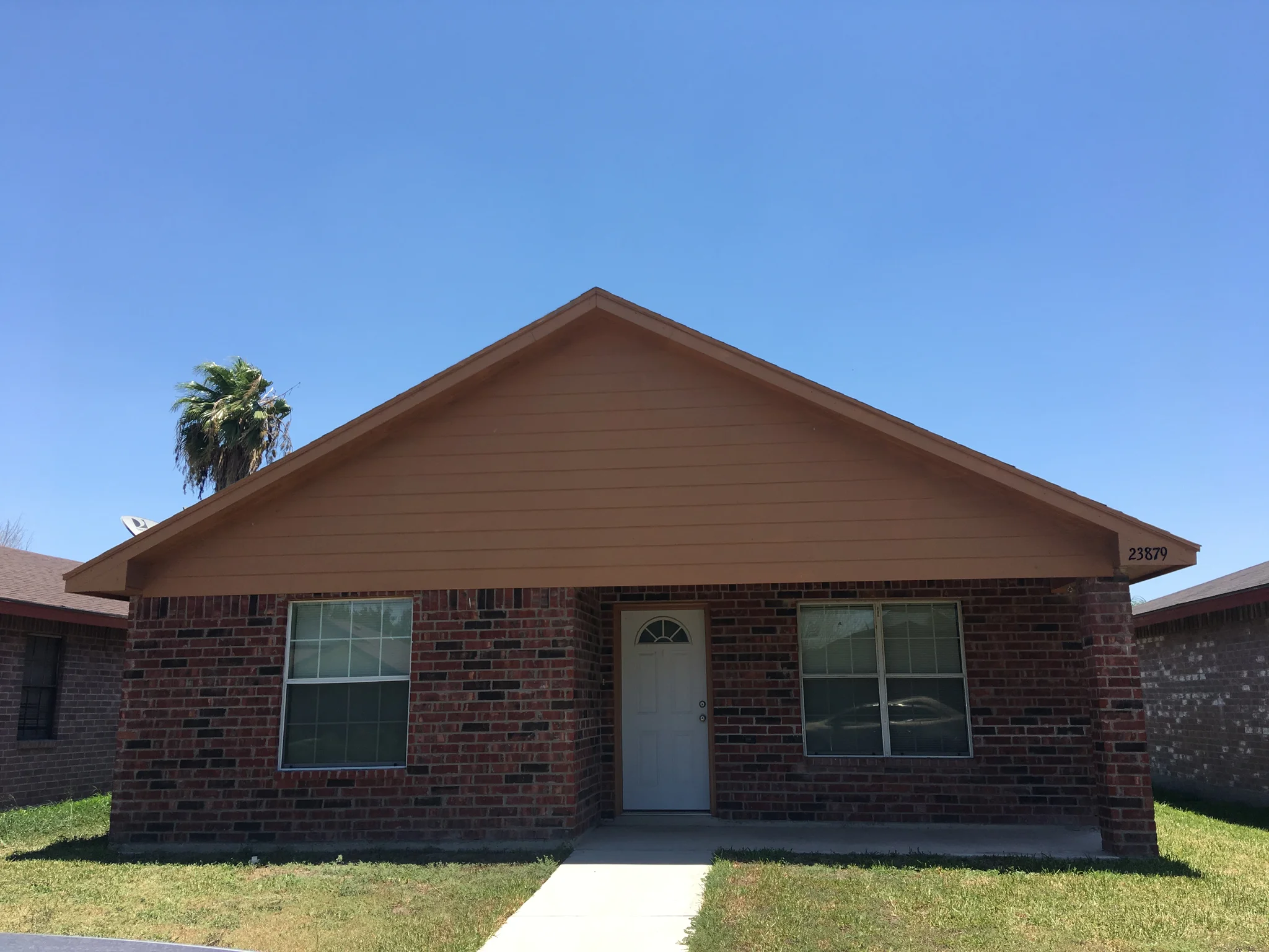 Harlingen House: 23879 Southfork Dr