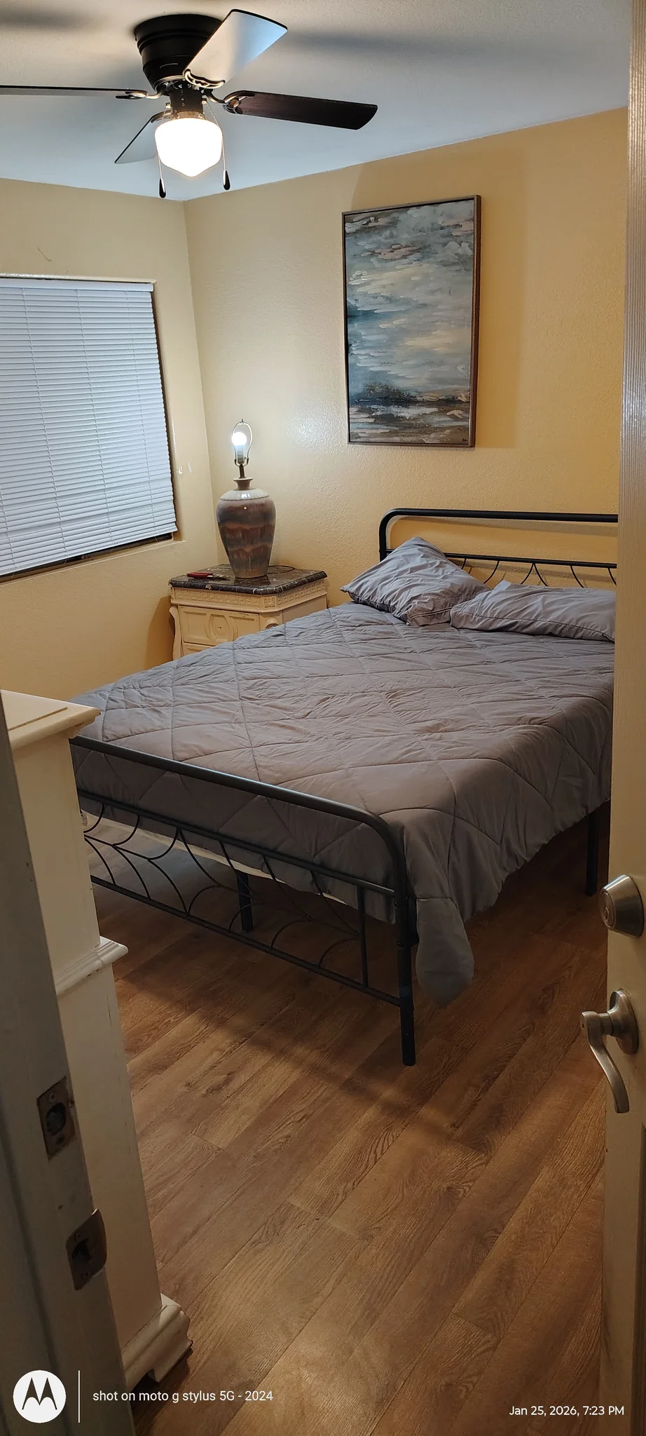 North Las Vegas House: 748 E Stagecoach Ave