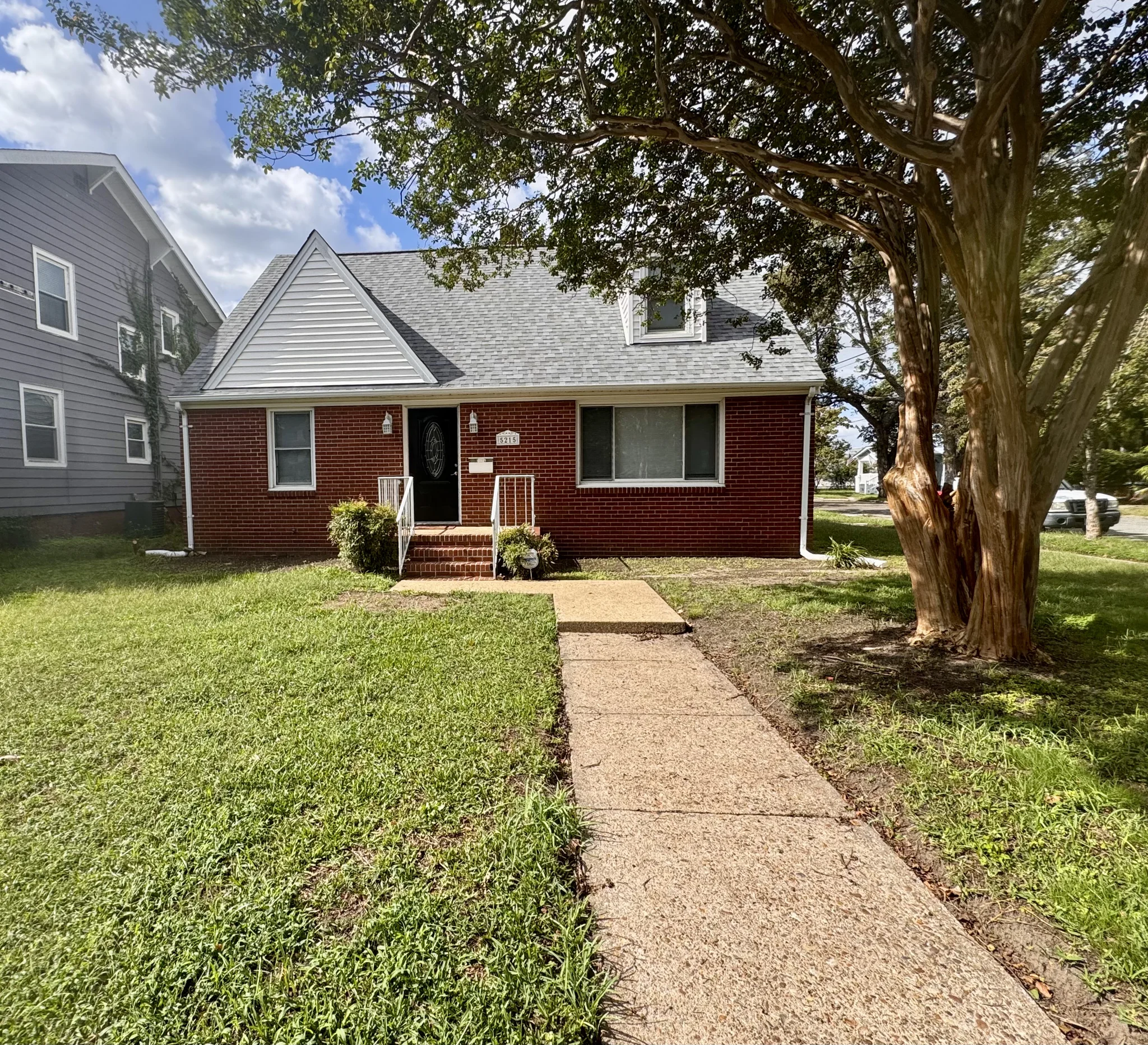 Newport News Apartment: 5215 Huntington Ave