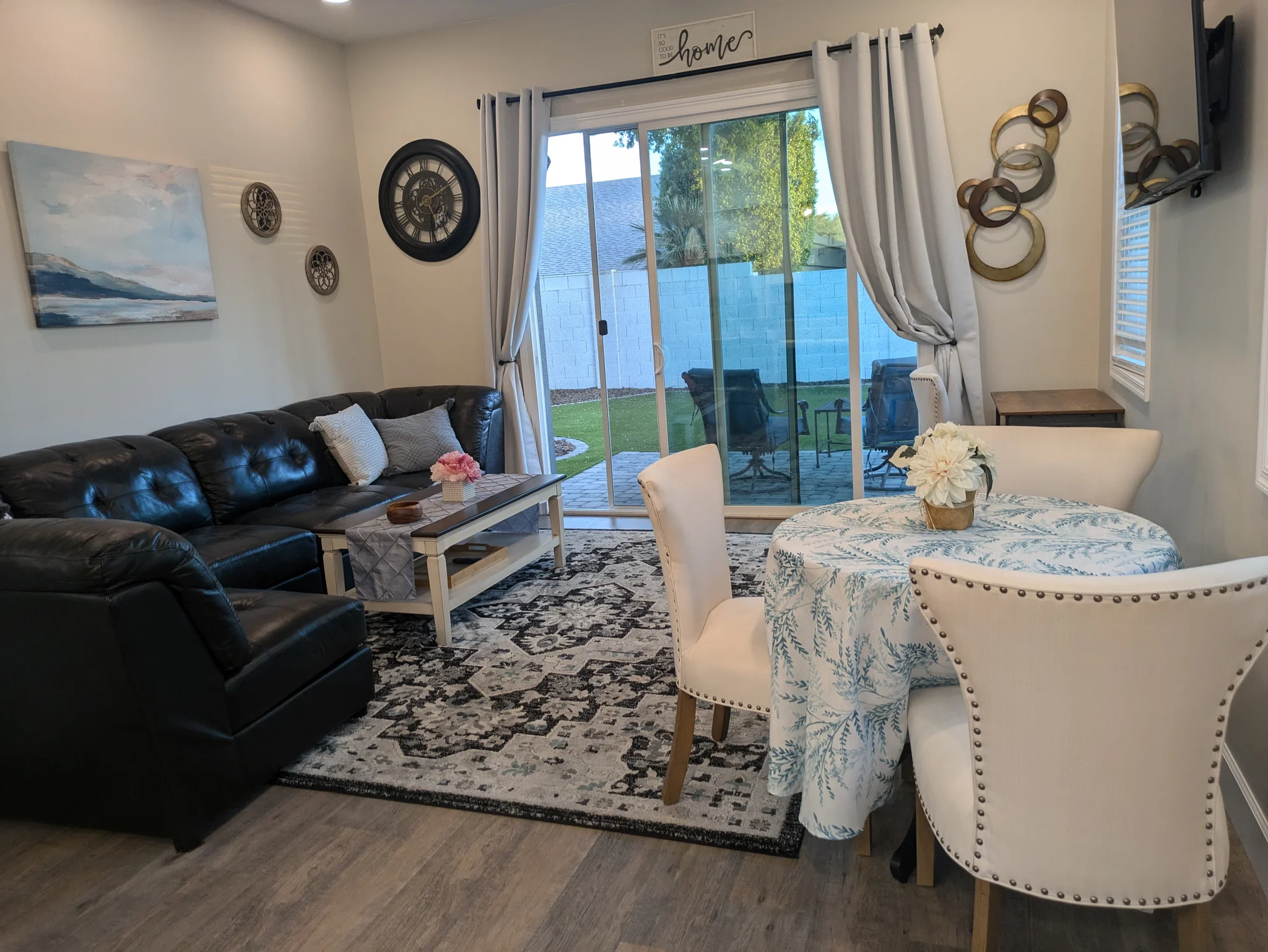 SCOTTSDALE Apartment: 8879 e friess dr