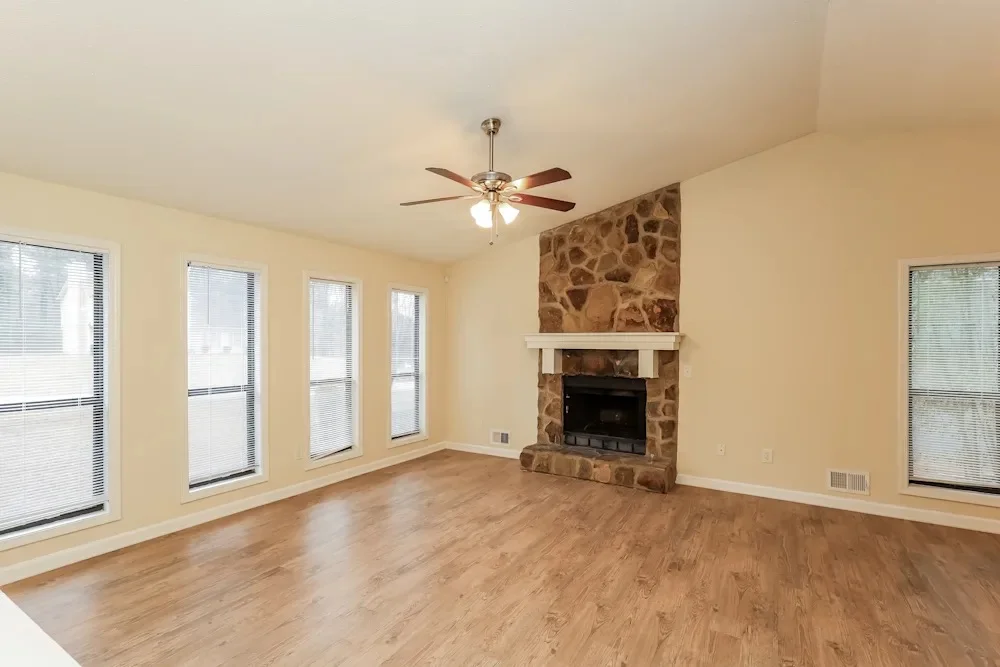 Austell House: 6713 Songwood Dr