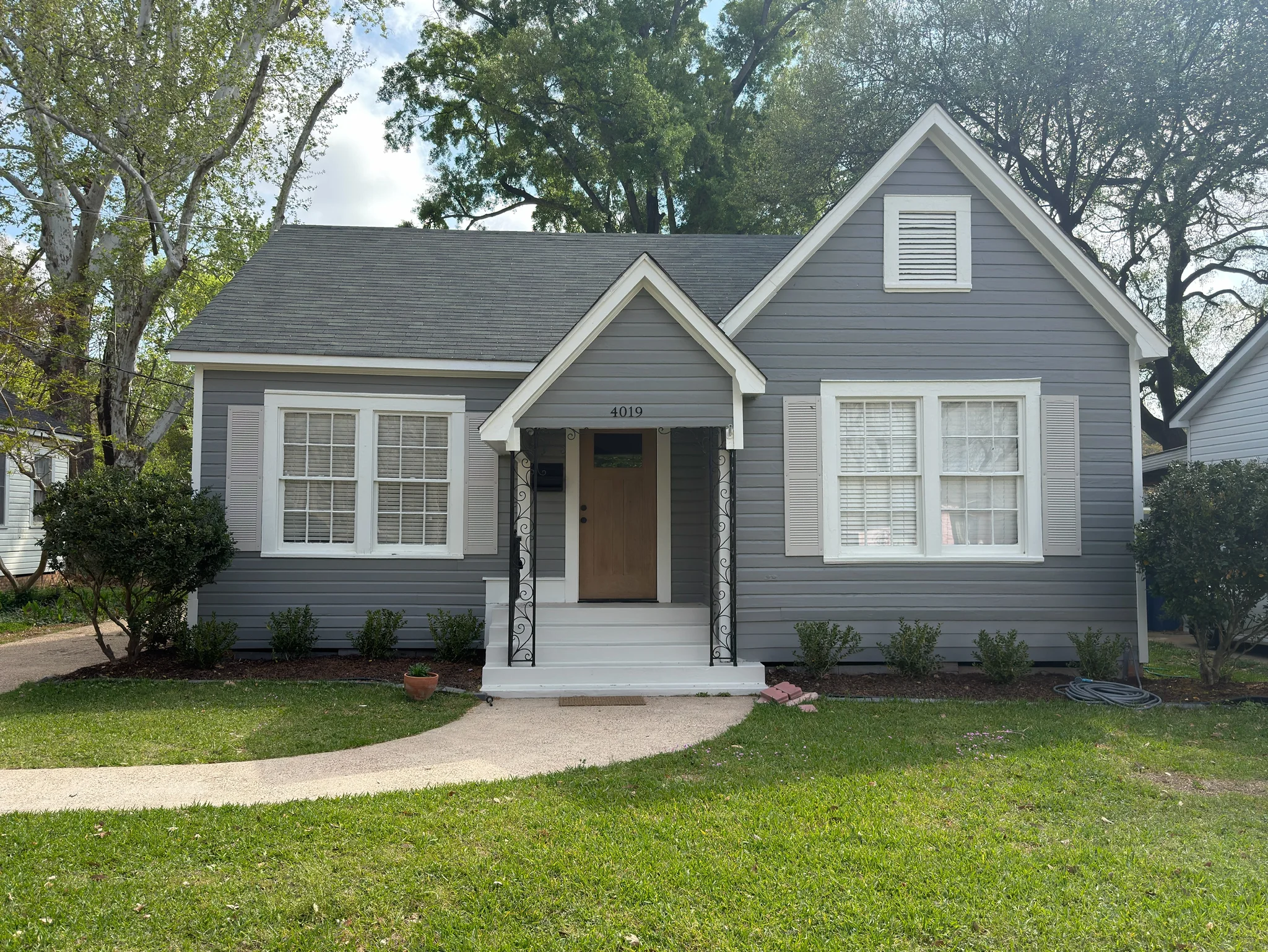 Shreveport House: 4019 Akard Ave