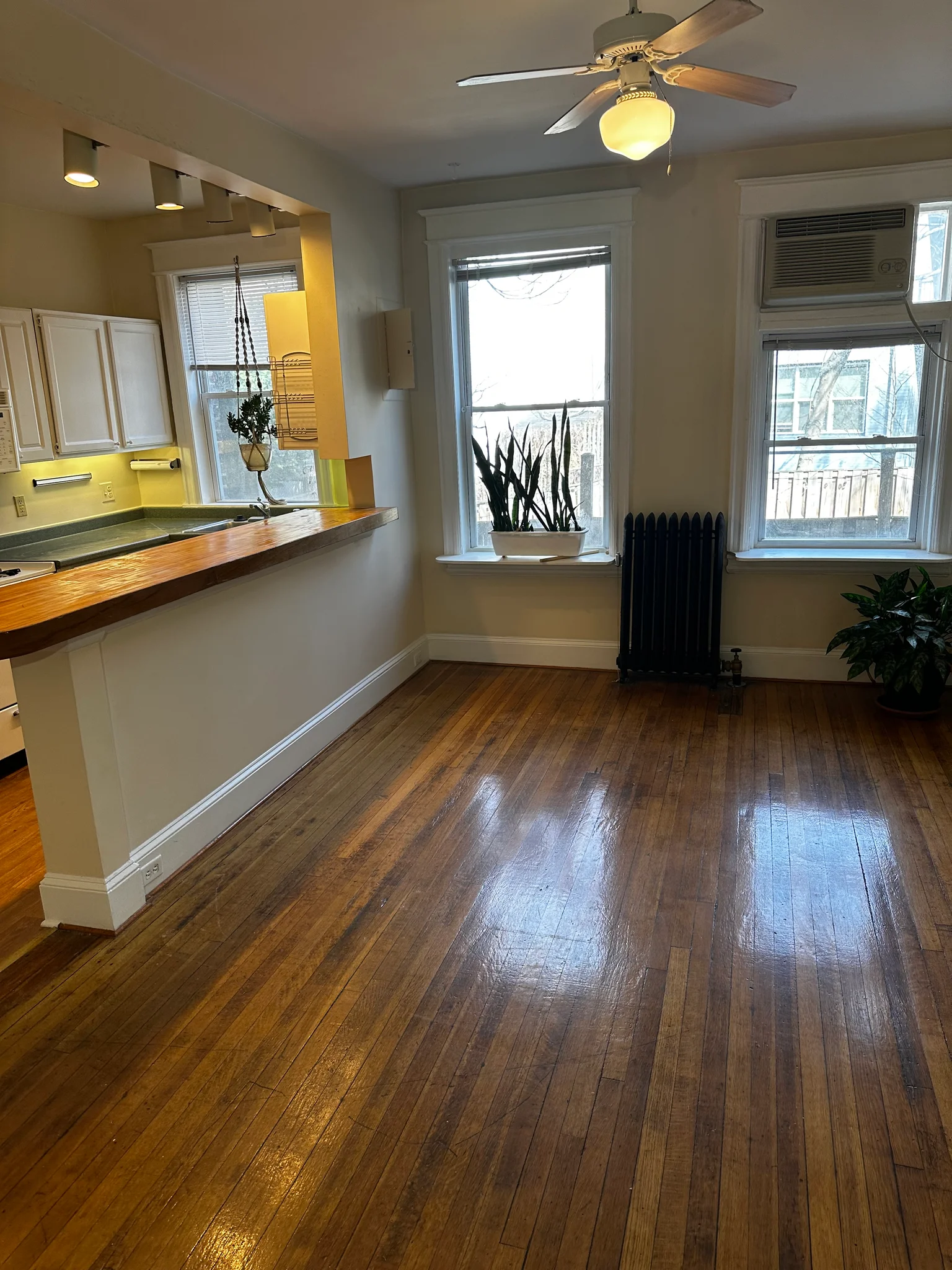 washington House: 1315 Park Rd. NW