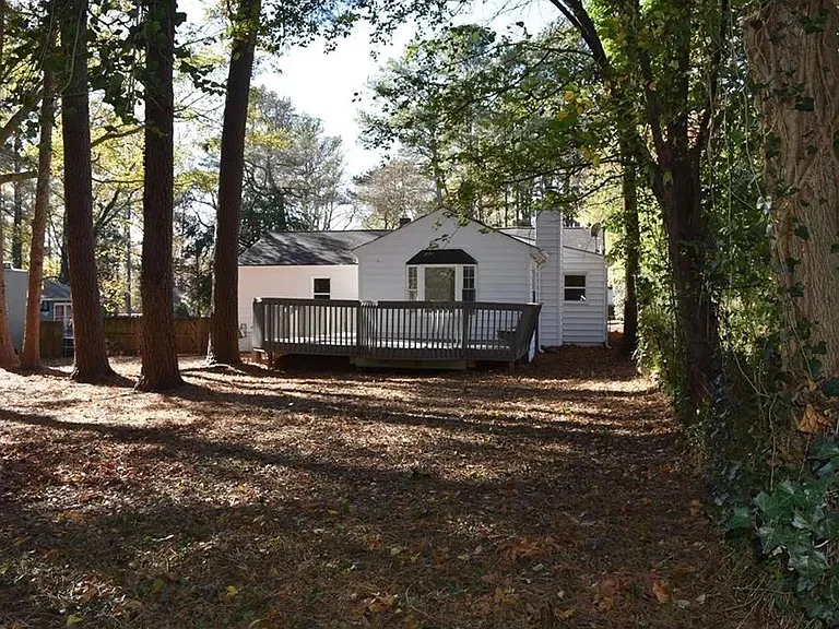 Decatur House: 1396 Midview Dr