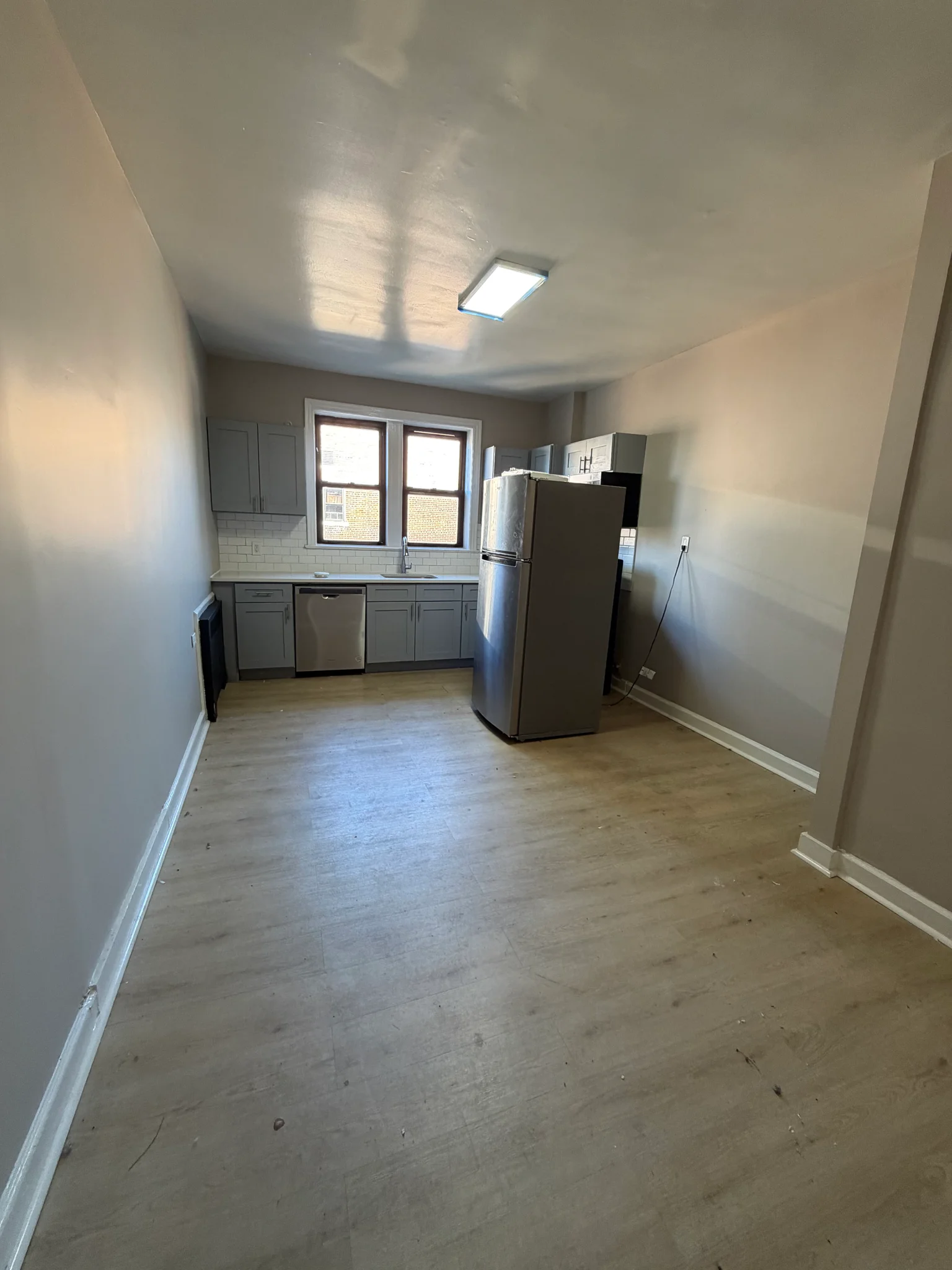 East Orange Apartment: 195 Prospect St